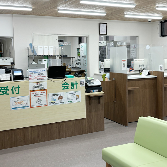 新町薬局 薬局内 ソファー