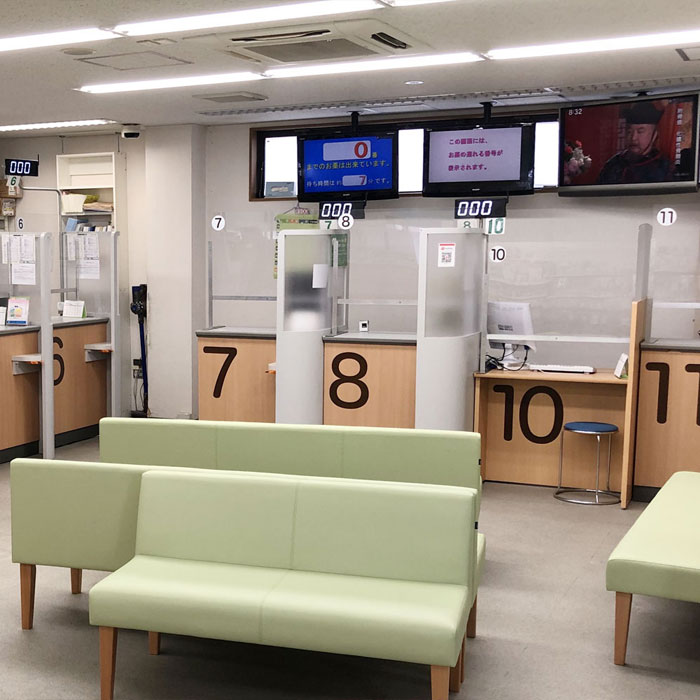 タナカ薬局 薬局内 ソファー